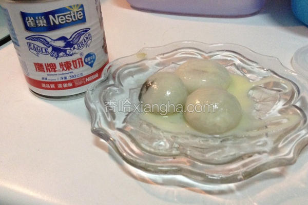 甜蜜蜜草莓汤圆