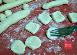 意式马铃薯面疙瘩的做法图解3