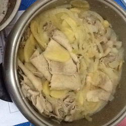 姜汁马铃薯烧肉的做法[图]