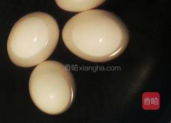 红茶溏心蛋的做法图解2