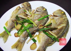 葱姜香煎鱼的做法图解5