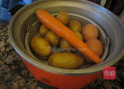 马铃薯沙拉面包的做法图解1