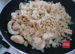 松子蘑菇菠菜饭的做法图解7