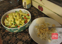 马铃薯沙拉面包的做法图解2