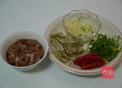 榨菜肉丝的做法图解1