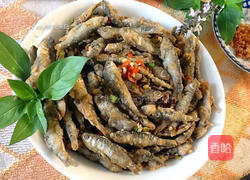 椒盐小溪鱼的做法图解10