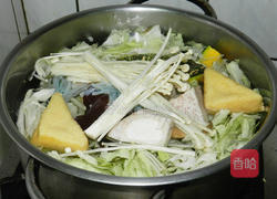 鲑鱼豆腐汤的做法图解1