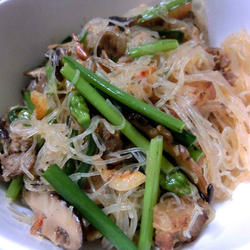 韭菜香菇肉丝米粉的做法[图]