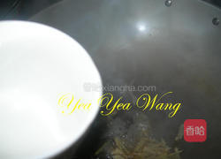 枸杞虱目鱼皮汤的做法图解3