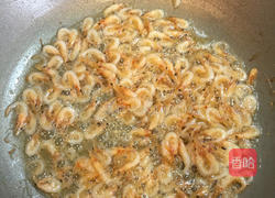 樱花虾油饭的做法图解3