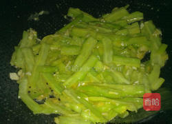 咸蛋炒苦瓜的做法图解7