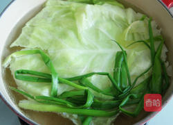 茄汁高丽菜卷的做法图解1