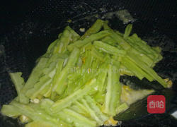 咸蛋炒苦瓜的做法图解6