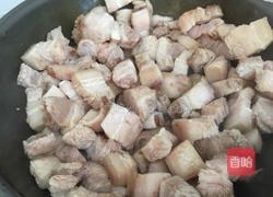 王氏红烧肉的做法图解1