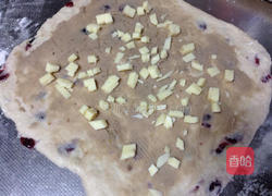 蔓越莓栗子起司卷的做法图解3