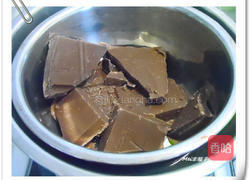 彩色糖果珠巧克力的做法图解2