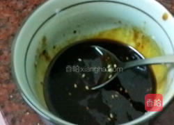 洋葱炒香肠的做法图解3