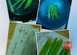 花椒油凉拌西芹虾仁的做法图解2