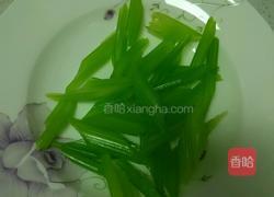 花椒油凉拌西芹虾仁的做法图解3