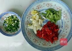 爆炒酸辣鱿鱼丝的做法图解2