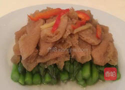 芦笋烩竹荪的做法图解5