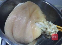 冰糖肘子的做法图解2