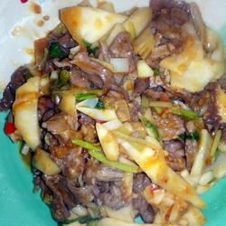 酸笋炒牛肉的做法[图]