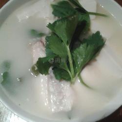 鱼骨豆腐汤的做法[图]