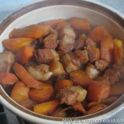 胡萝卜烧肉的做法[图]