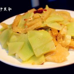 莴笋炒皮肚的做法[图]