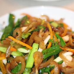 青蒜炒肉皮的做法[图]