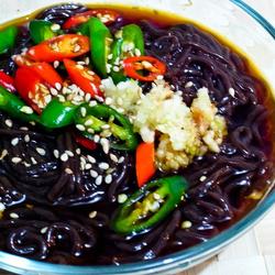 酸辣蕨根粉的做法[图]