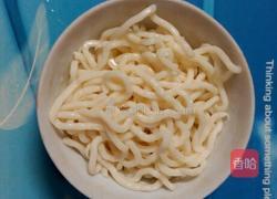 五彩缤纷的乌冬面的做法图解2