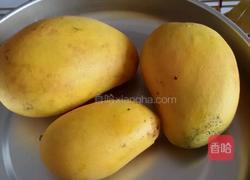 自制芒果酱的做法图解1