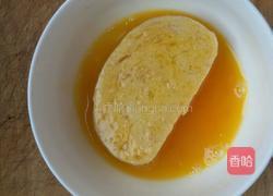 炸鸡蛋裏馒头片的做法图解3