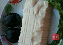 皮蛋豆腐的做法图解2