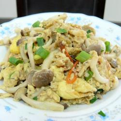 双菇炒蛋的做法[图]