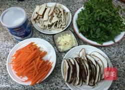 豌豆苗炒三丝的做法图解3