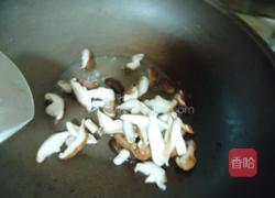 韭菜香菇米粉汤的做法图解3