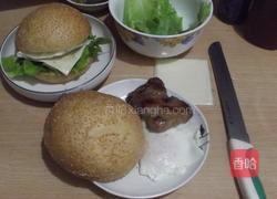 照烧鸡排起司堡的做法图解1