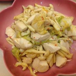 黄金泡菜炒菇菇鸡的做法[图]