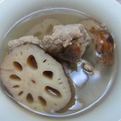 莲藕排骨汤的做法[图]