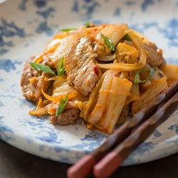 泡菜炒肉片的做法[图]