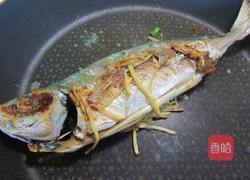 塔香干煎鱼的做法图解2