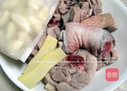 蒜头鸡汤砂锅的做法图解1