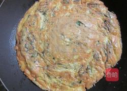 塔香麻油水云煎蛋的做法图解4