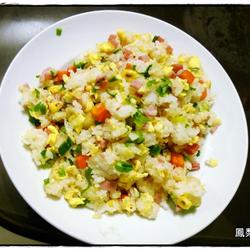 凤梨蛋炒饭的做法[图]