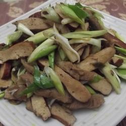 蒜苗豆干肉丝的做法[图]