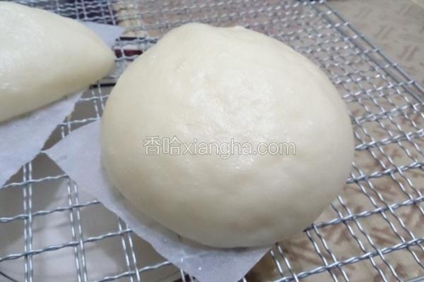 面粉鲜奶红豆包子
