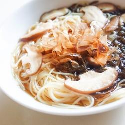 沖绳香菇水云汤面的做法[图]